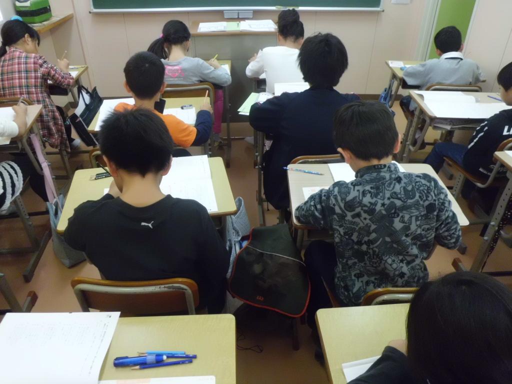 EISUゼミナール 中学受験部のカリキュラム