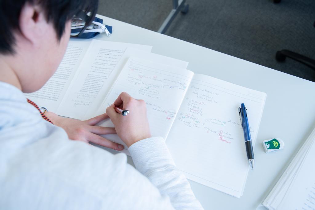 医学部受験予備校V-SYSTEM【集団指導】のカリキュラム