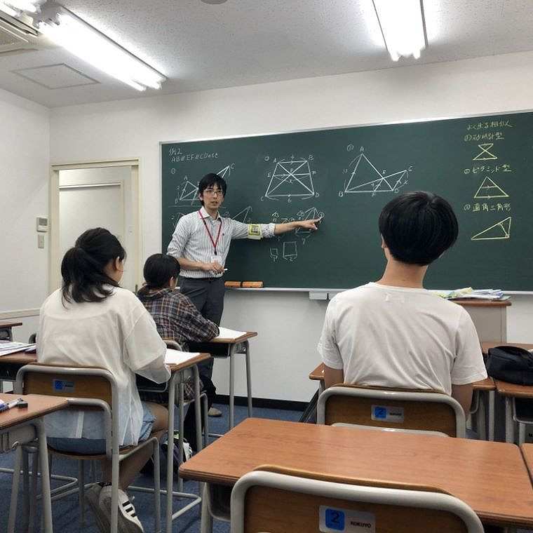 創研学院【西日本】江坂校 教室画像4