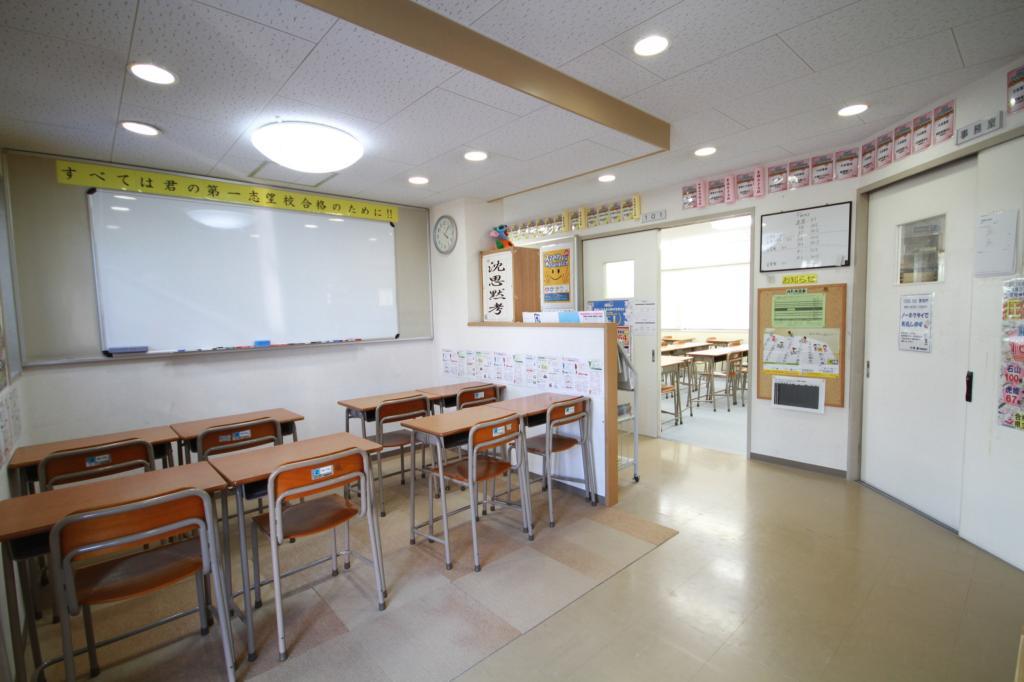 京進の中学・高校受験ＴＯＰ&Sigma;栗東駅前校 教室画像4